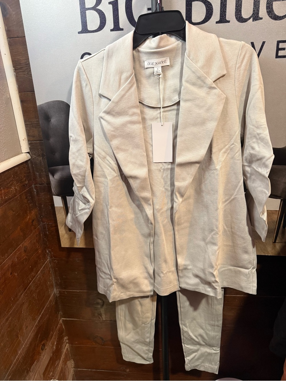 Light Gray Women's Blazer Jacket and pants. Casual 2 piece - Picture 9 of 11